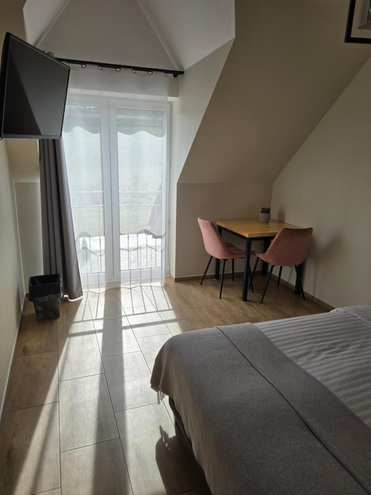 Dwor Bysina Villa Myslenice Ngoại thất bức ảnh